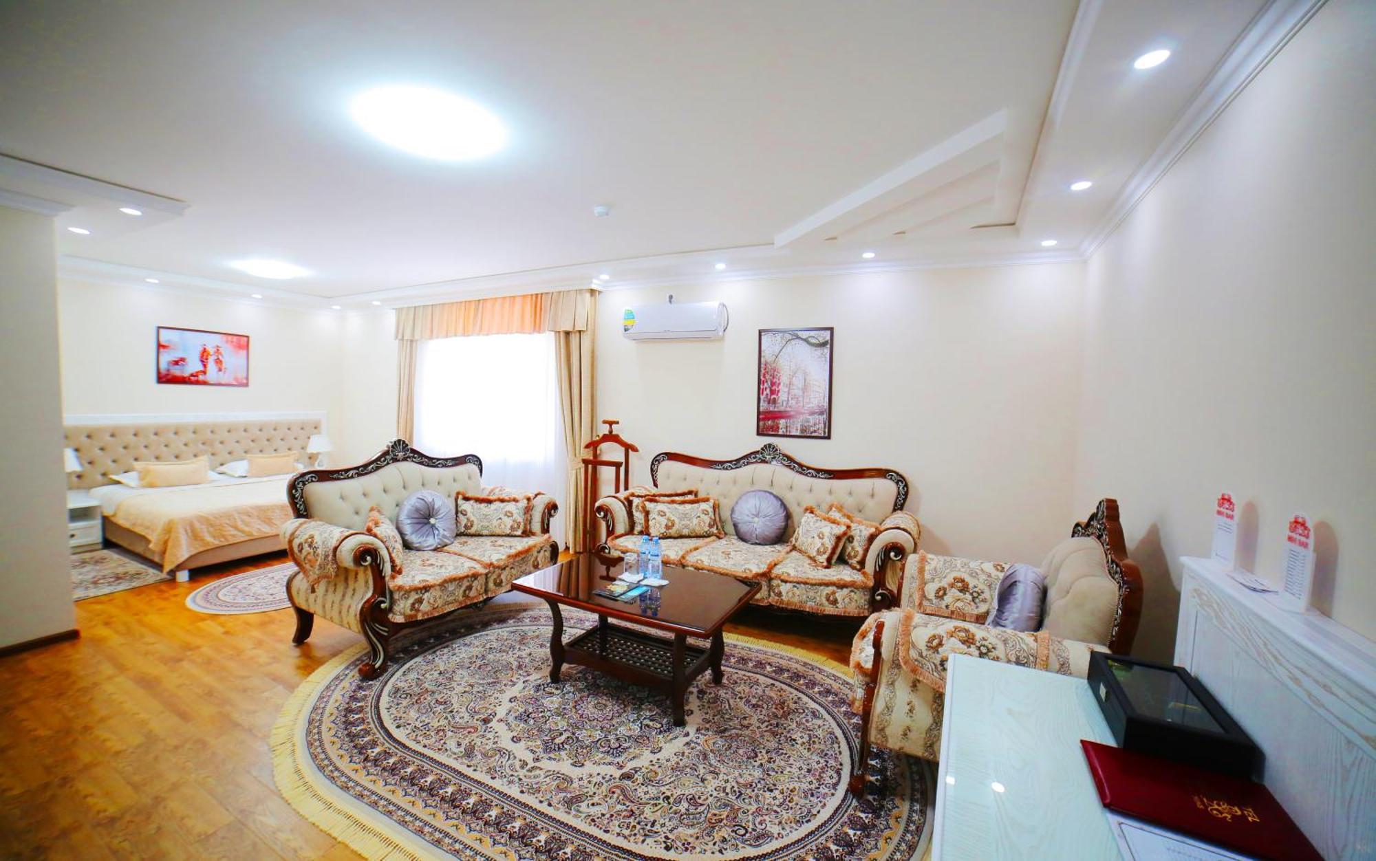 אורגנץ' Bravolyuks Hotel מראה חיצוני תמונה