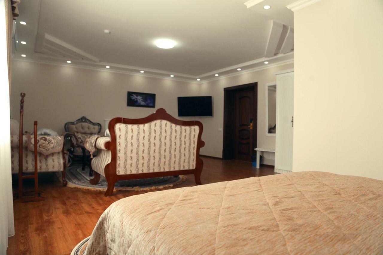 אורגנץ' Bravolyuks Hotel מראה חיצוני תמונה