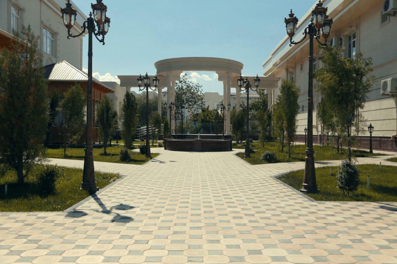 אורגנץ' Bravolyuks Hotel מראה חיצוני תמונה