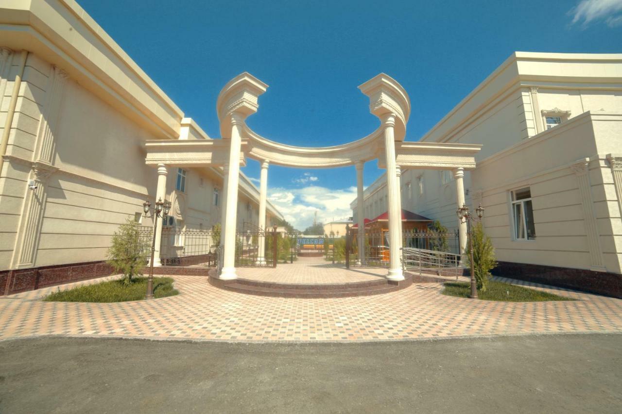 אורגנץ' Bravolyuks Hotel מראה חיצוני תמונה