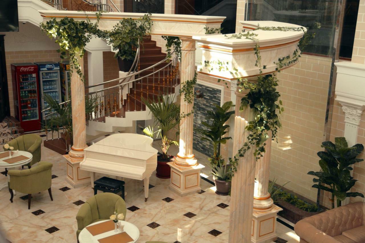 אורגנץ' Bravolyuks Hotel מראה חיצוני תמונה