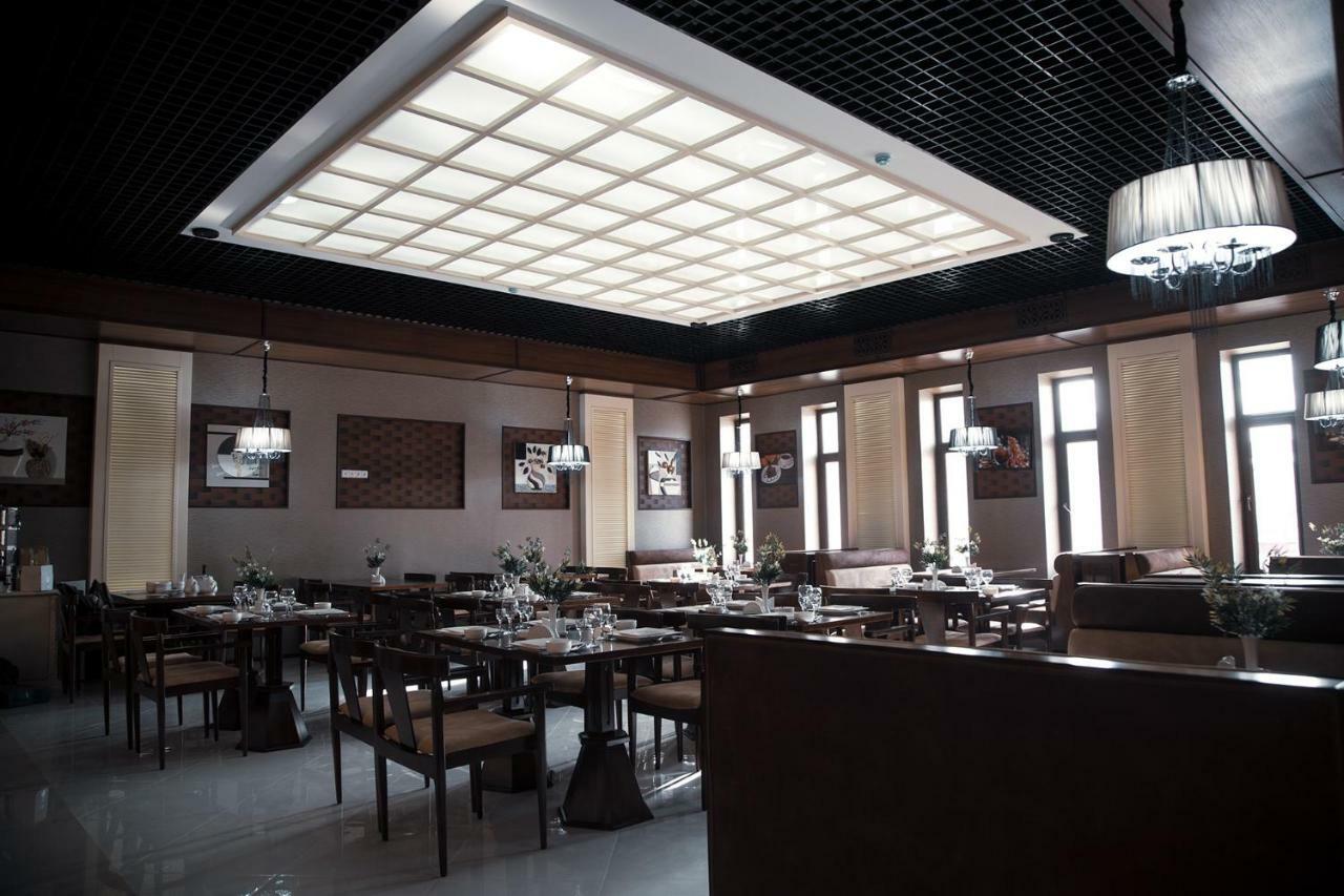 אורגנץ' Bravolyuks Hotel מראה חיצוני תמונה